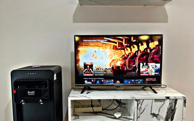 Homey Studio 1BR, Fast Wifi SMARTtv HotShower Tower H – Guest Rooms – Jakarta