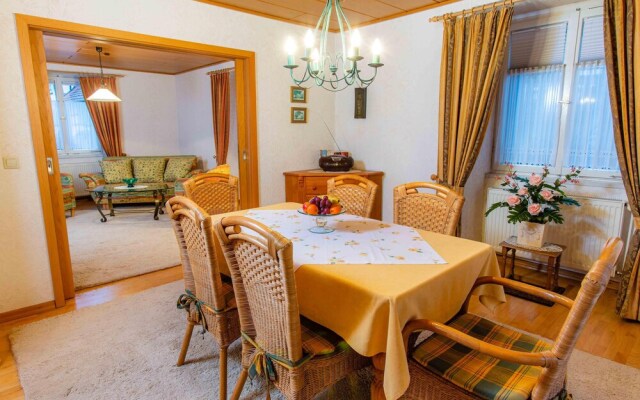Ferienwohnung "Im Kelterhaus", Wohnung Gelber Salon