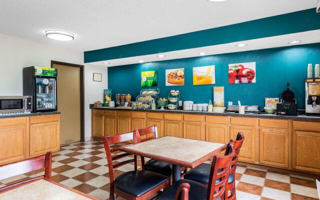 Quality Inn & Suites Bloomington University Area