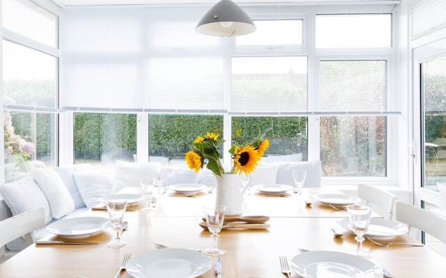 Secluded Rural Retreat Close to Beach - Sleeps 12