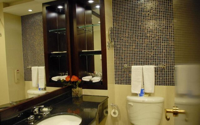 Jianguo Qianmen Hotel