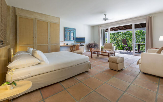 Caye Blanche Guest House