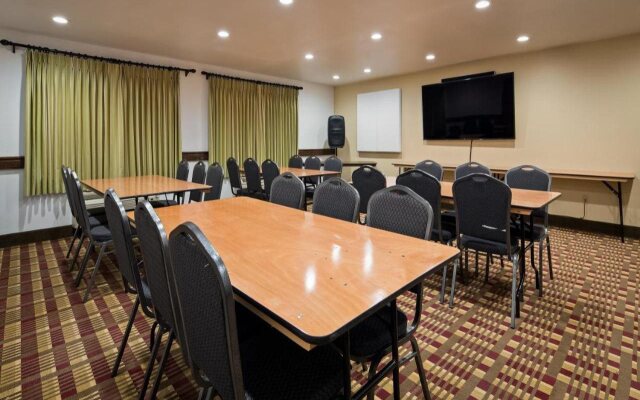 White Pines Inn & Suites