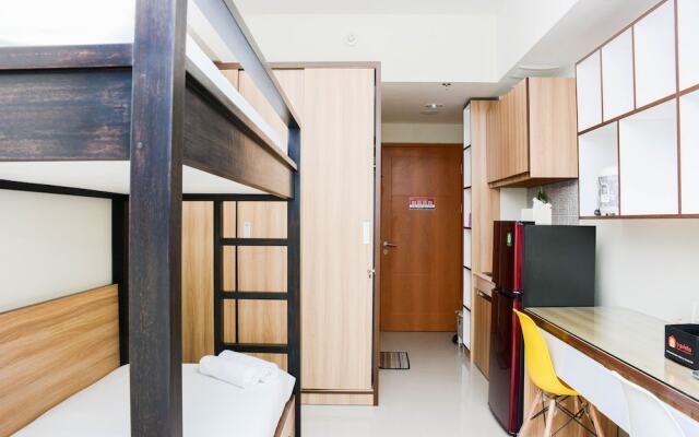 Cozy Studio At Evenciio Margonda Apartment