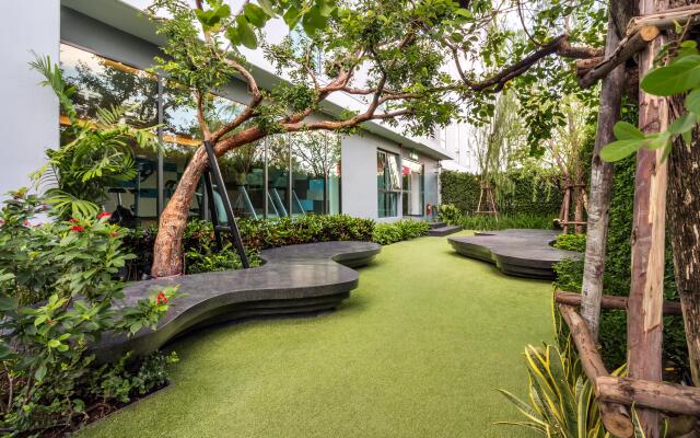 Holiday Inn Express Bangkok Soi Soonvijai by IHG