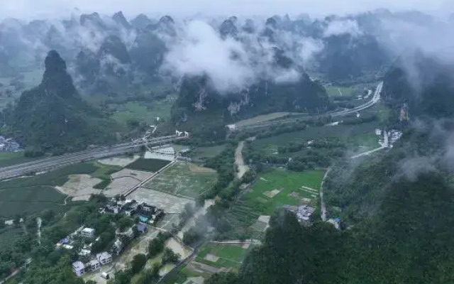 Mingshi Nali Hotel