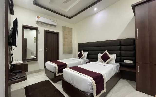 Hotel Opal Courtyard