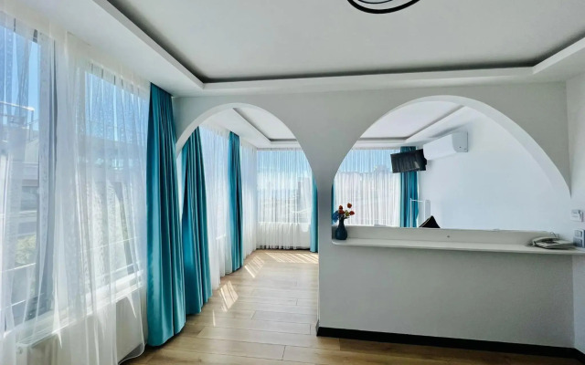 Apex Hotel