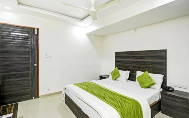 Hotel Gold Leaf,Ahmedabad