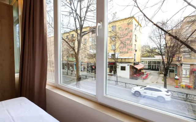 Grandstay Tirana Central 02