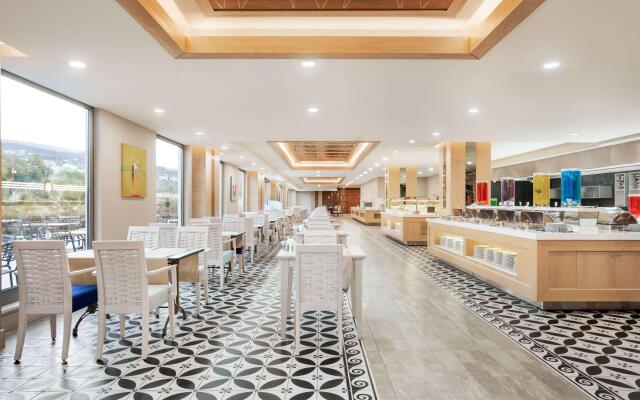 Ramada Hotel & Suites by Wyndham Kusadasi