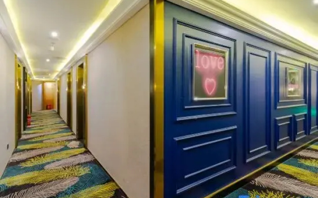 Aishe Space Meian Hotel (Qingdao Wusi Square)