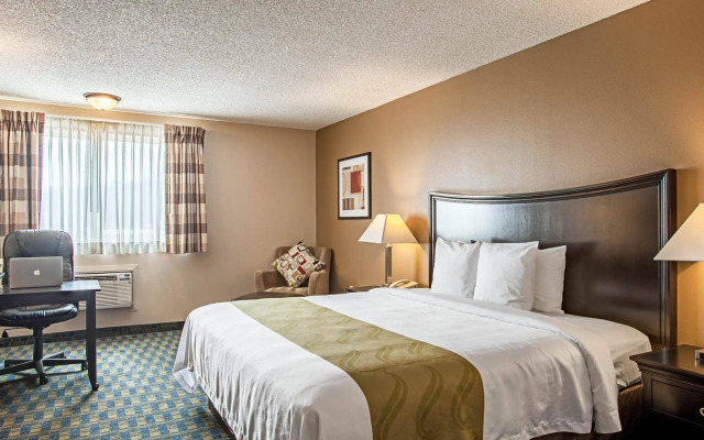 Quality Inn & Suites Kenedy - Karnes City