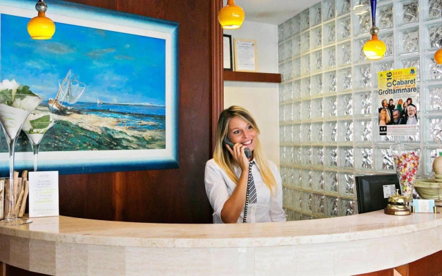 Hotel Lo Squalo