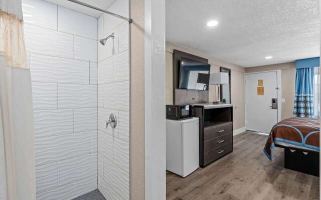 Super 8 by Wyndham Kissimmee-Orlando