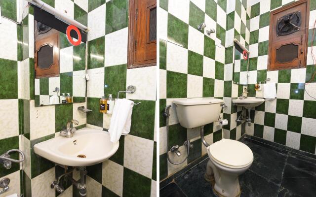 Collection O 49239 Shiv Shankara Green Park