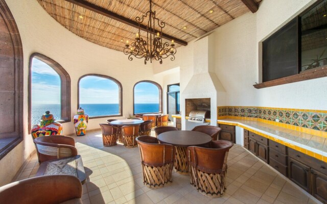 Amazing Oceanfront Villa Near Downtown: Villa Grande