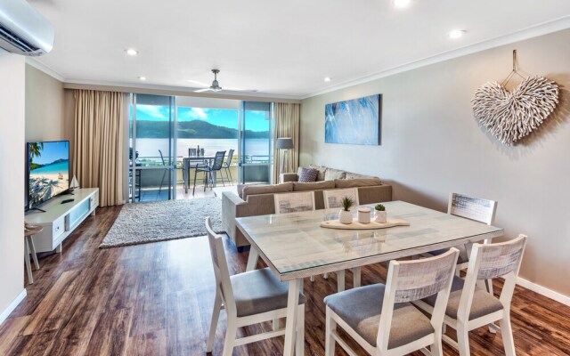 Lagoon 201 on Hamilton Island