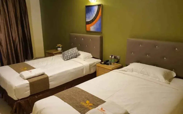 Enrich Hotel Setia Alam by uBook