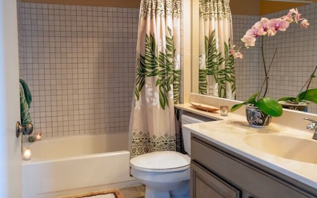 Kamahana 24 by RedAwning