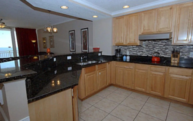 Colonnades 1202 - 3 Br condo