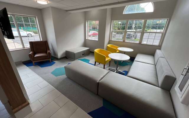 Microtel Inn & Suites by Wyndham Charlotte/Northlake