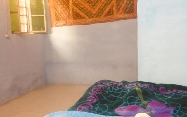 saffron guest house & hostel