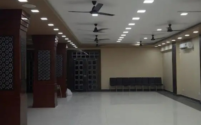 Hotel Anand Deluxe Begusarai
