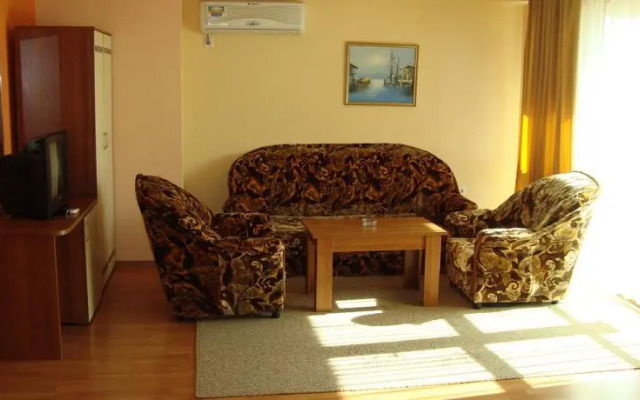 Guest House Momchilovi