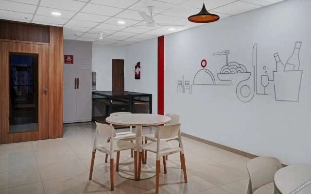 Treebo Trend Wow, Surat Station