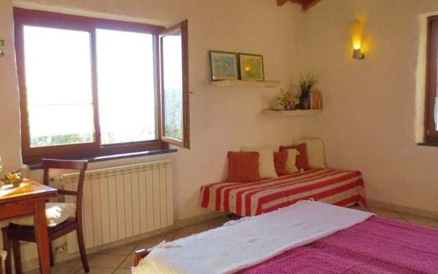 Panoramic Rural House With Garden