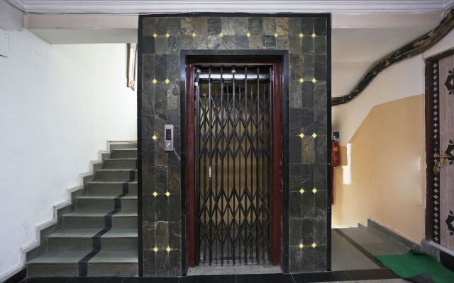 OYO 3499 Tekarees Inn