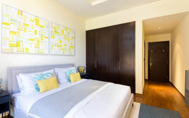 Luxury Urban Chic Apt on Palm w Prvt Beach Access
