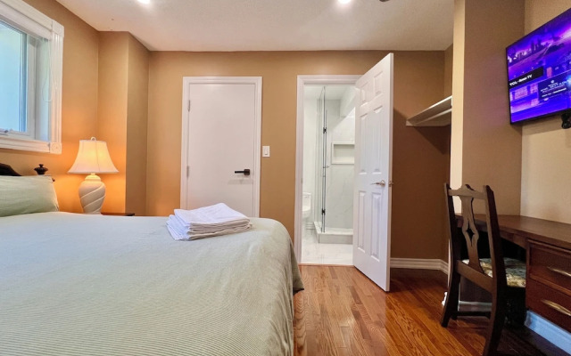 Cozy Home Near Transit & Hillcrest Mall with Free Parking