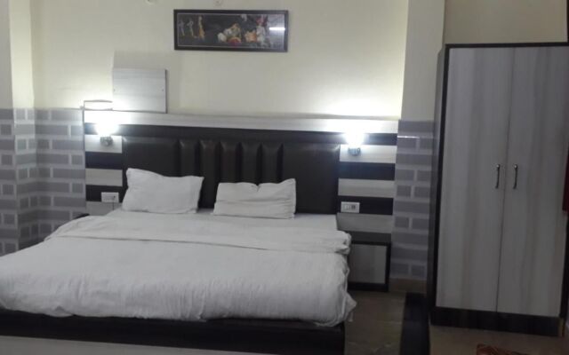 Fabhotel Sarwan