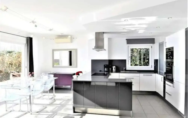 Excellent Seafront Villa in Cala Pi