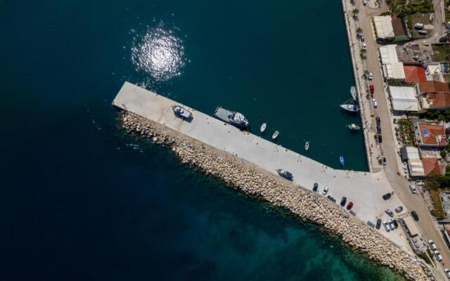 Spyros House, 3 bedrooms-sea view-in Agia Efimia