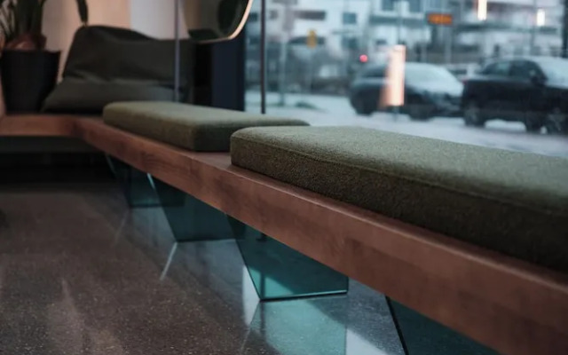 The Zipper Hotel & Apartments