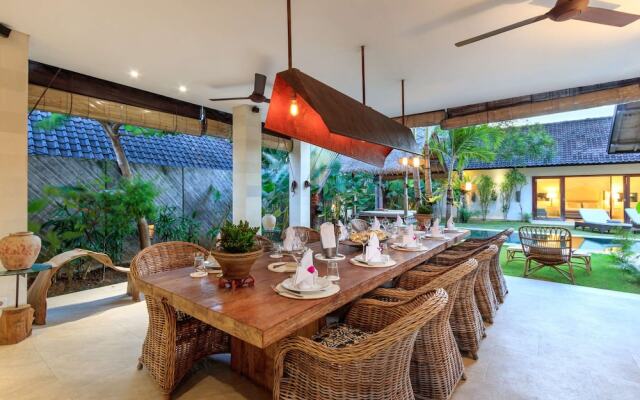 Luxury 5 Bedroom Villa With Private Pool, Bali Villa 2055