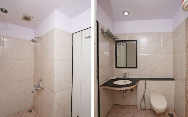 OYO 22040 Hotel Central Plaza