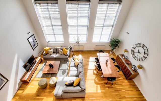 Stunning 2 Bed Apt in Merchant City With Parking