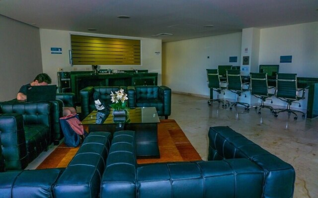 Elements Garden House 10 2 Bedroom Condo by Redawning