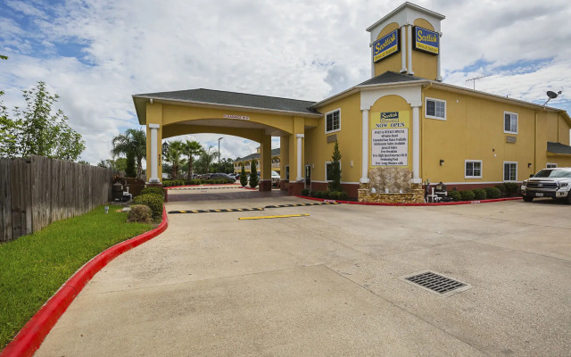 Scottish Inn & Suites Baytown