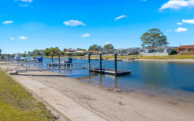 Hibbard Waterfront Escape