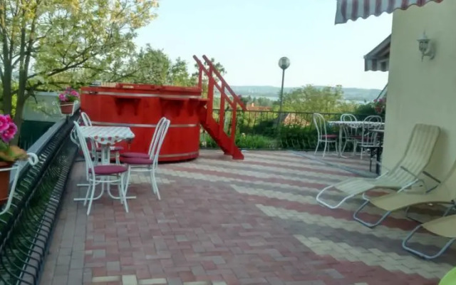 Apartmanház Klára