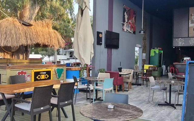 Manuela Hotel