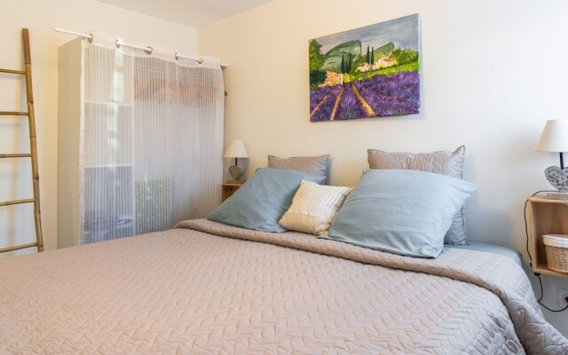 Lush Villa in Gargas with Private Swimming Pool