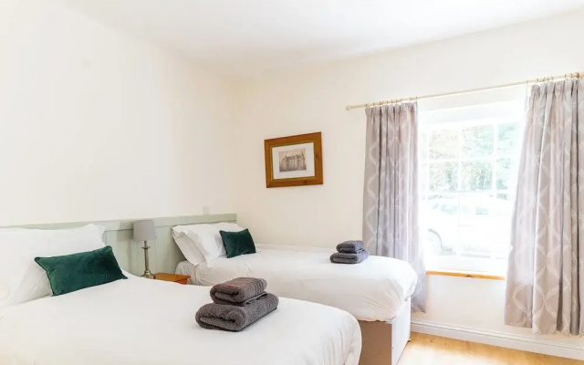Holyland House - Greenacres Estates