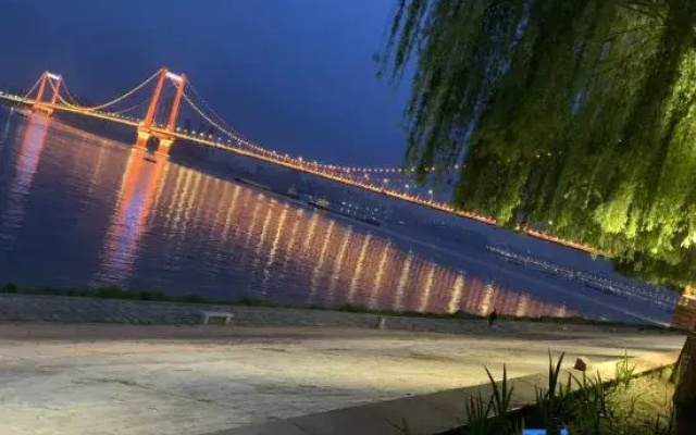 Man Shiguang Art Homestay (Wuhan Yuanlin Road Subway Station)