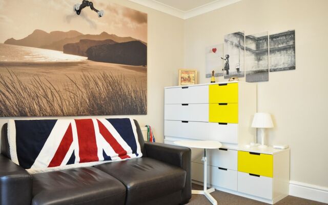 Studio Apartment Close to Hyde Park